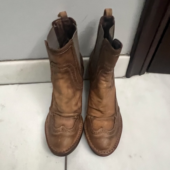 FRED SEGAL DISTRESSED LEATHER ANKLE BOOTIES, US SIZE 38, COGNAC BROWN - Picture 8 of 12